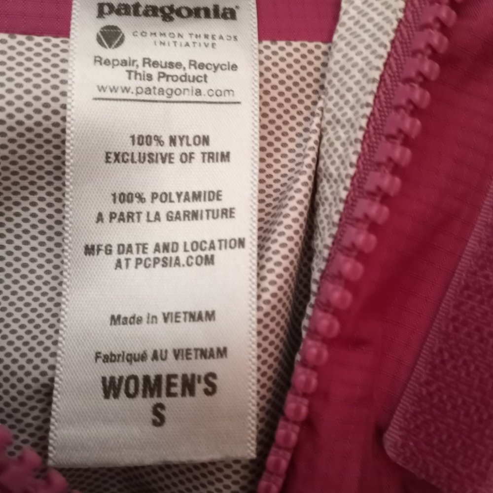 Pink Patagonia torrentshell H2no rain jacket - Picture 3 of 9